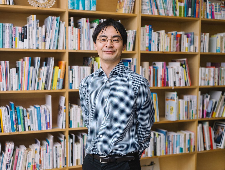 「<small>アーツカウンシル東京 プログラムオフィサー</small><br>佐藤李青」についての画像